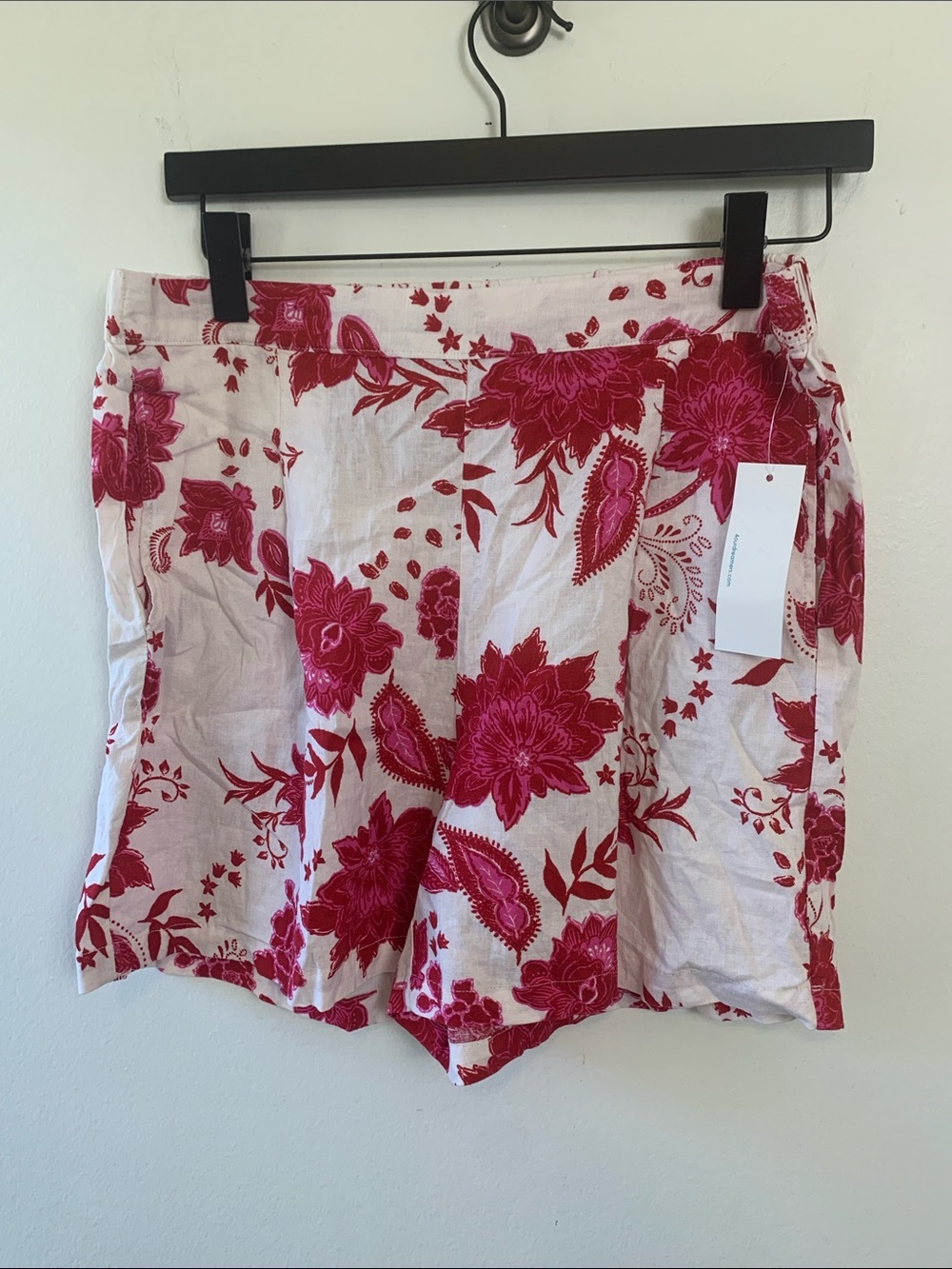 Dreamers NWT Deep Pink Floral Linen-Blend Shorts, Pockets, Lightweight